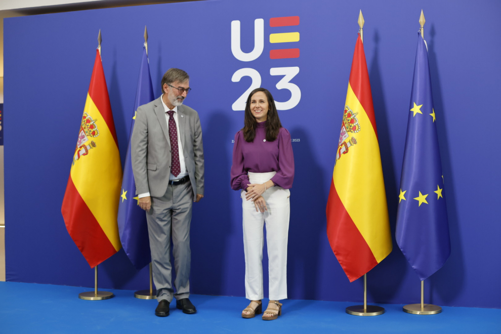 Cumbre ministerial de la UE en Zaragoza, con la ministra en funciones de Derechos Sociales y Agenda 2030 Ione Belarra recibiendo a sus homólogos europeos
