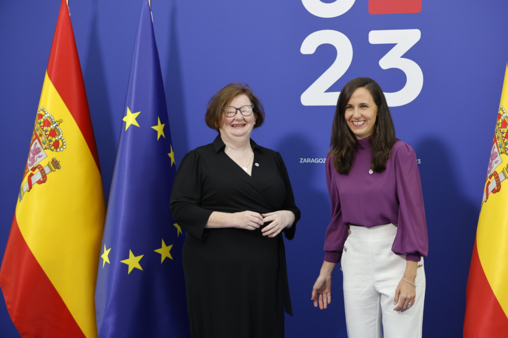 Cumbre ministerial de la UE en Zaragoza, con la ministra en funciones de Derechos Sociales y Agenda 2030 Ione Belarra recibiendo a sus homólogos europeos