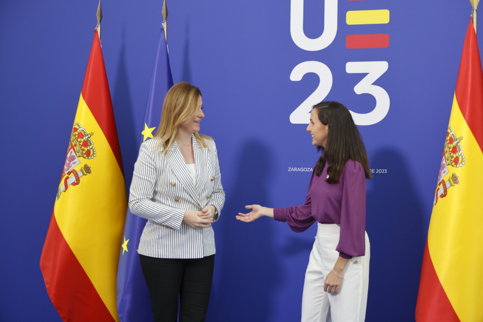 Cumbre ministerial de la UE en Zaragoza, con la ministra en funciones de Derechos Sociales y Agenda 2030 Ione Belarra recibiendo a sus homólogos europeos