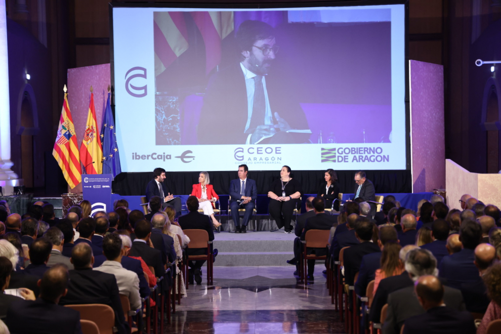 Imágenes de la VII Cumbre Empresarial por la Competitividad en Aragón y de la entrega del Premio de Honor Empresa de Aragón 2023 a Saica.