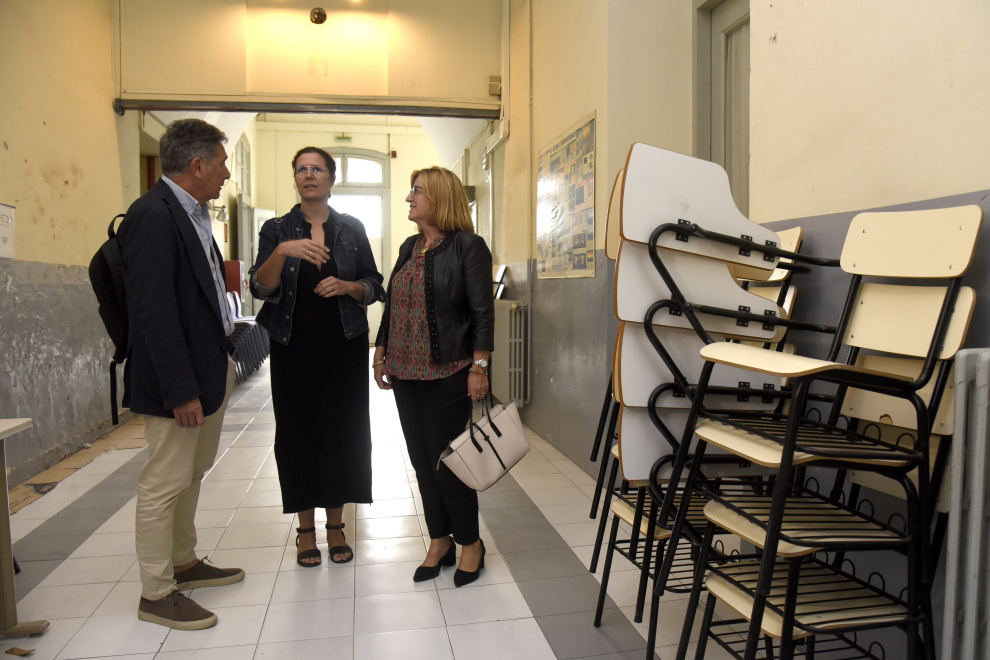 Después de 15 años sin uso, el ala izquierda de la antigua Residencia de Niños de Huesca, donde se ubicará Medicina y Enfemería, está muy degradada.