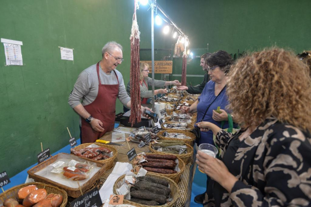 Puestos de artesanía, más de 60 mulos, una exposición de antiguos aperos de labranza y de tractores de diferentes épocas son algunos de los atractivos.