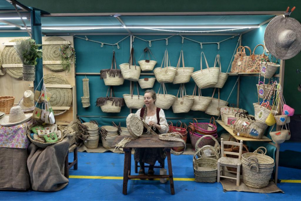 Puestos de artesanía, más de 60 mulos, una exposición de antiguos aperos de labranza y de tractores de diferentes épocas son algunos de los atractivos.