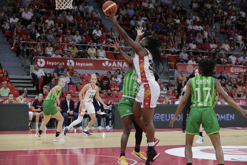 Fotos del debut del Casademont femenino en la Euroliga | Imágenes