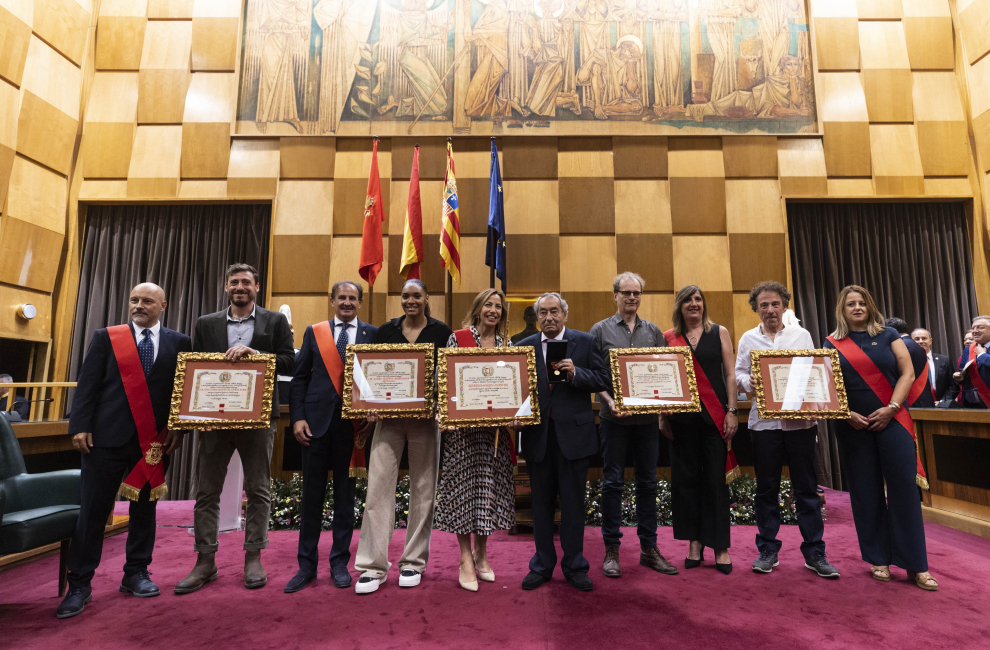 Medallas y distinciones de la ciudad de Zaragoza en las Fiestas del Pilar.