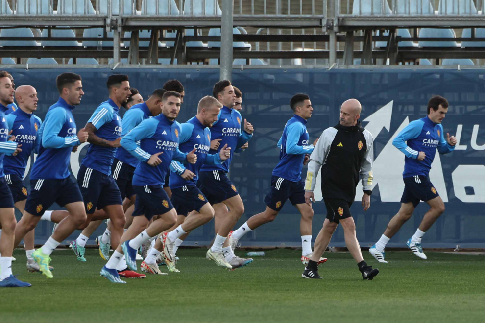 Vuelta a los entrenamientos del Real Zaragoza tras conocerse la destitución de Fran Escribá