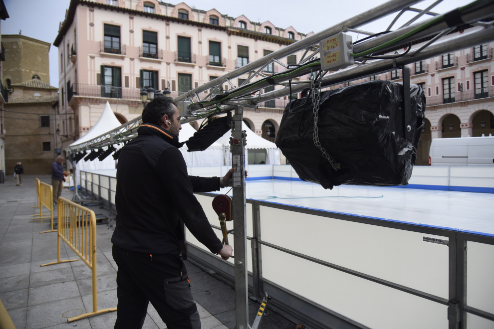 Huesca volverá a tener una pista de hielo y una Feria de Artesanía en la plaza López Allué por Navidad.