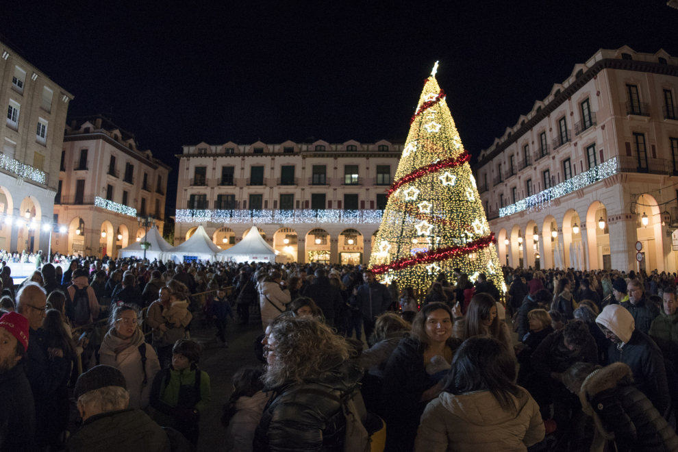 Acto de encendido de las luces de navidad en Huesca 1 12 23 Foto Javier Navarro_4 [[[FOTOGRAFOS]]]
