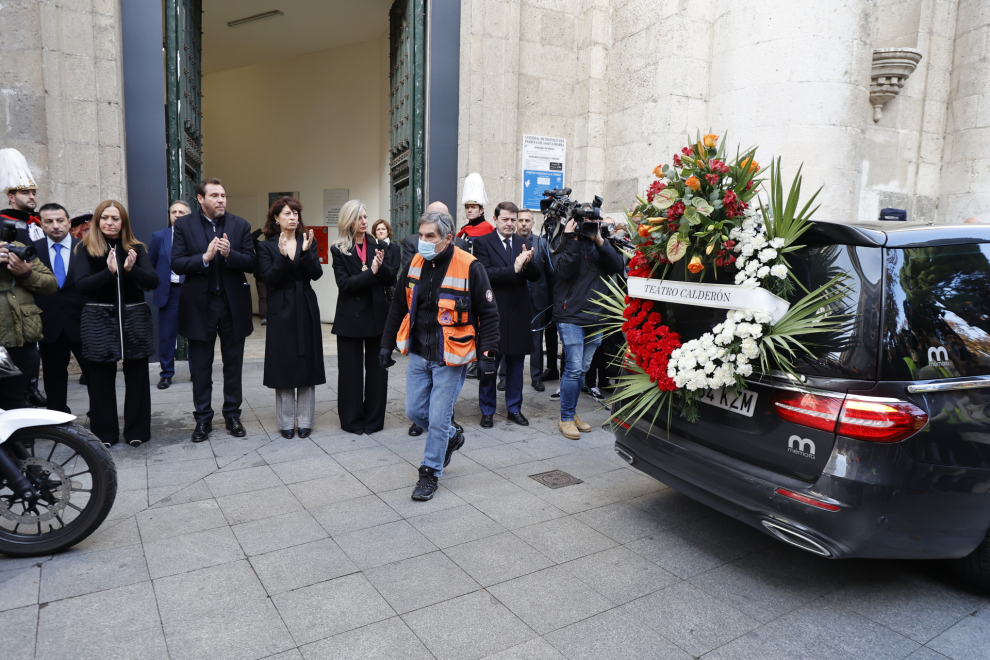El coche fúnebre llega con los restos mortales de Concha Velasco a la catedral 03 de Diciembre de 2023 en Valladolid (España)...CONCHA VELASCO;FAMOSOS;HOMENAJE..Antonio Gutiérrez / Europa Press..03/12/2023 [[[EP]]]