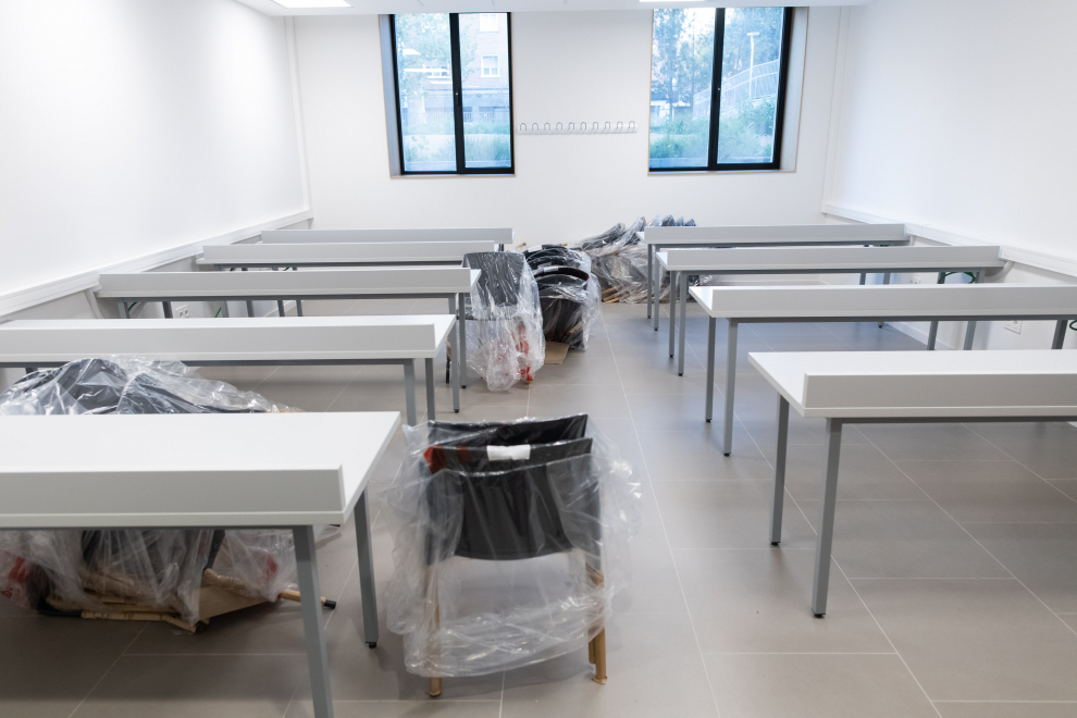 Últimos retoques en la nueva facultad de Filosofía y Letras Imágenes