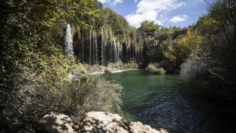 Llegar hasta esta preciosa cascada de Teruel es una experiencia maravillosa