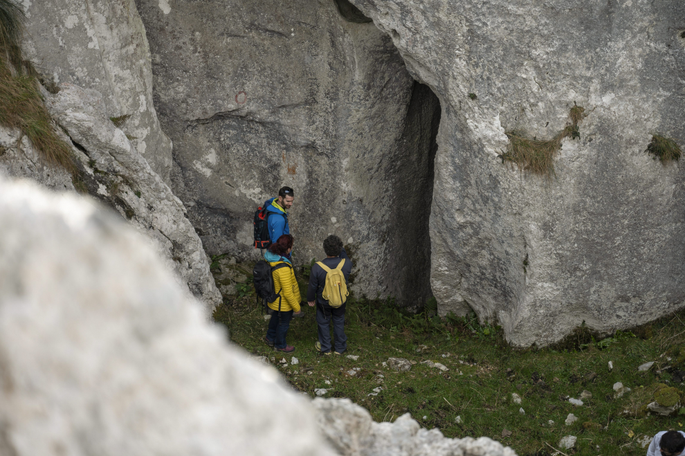 Un grupo de espeleólogos conectar el mayor recorrido de cuevas de España