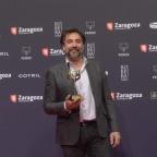 Javier Bardem, con su premio Feroz al mejor actor protagonista, por el 'El buen patrón'.