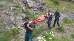 Rescate en camilla de un montañero zaragozano de 51 años este verano en Canfranc.