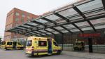 Ambulancias aparcadas en el parquin habilitado del Hospital Clínico San Carlos de Madrid.