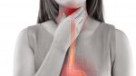 Dolor de garganta, uno de los síntomas del coronavirus.
