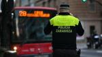 En el suceso han intervenido agentes de la Policía Local y bomberos de Zaragoza.