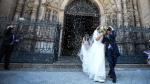 Carlos y Mamen, a las puertas de la Basílica de Santa Engracia de Zaragoza este sábado.