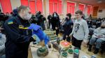 Clase sobre bombas y explosivos en un colegio de Ucrania UKRAINE EDUCATION CRISIS