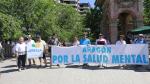 Una de las pancartas que este domingo se han desplegado en el puente de los Cantautores del Parque Grande de Zaragoza