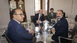 El presidente Javier Lambán y el consejero Felipe Faci se reúnen con el ministro Miquel Iceta