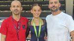 Paula Benito, junto a sus entrenadores, Daniel Giner y Albert Palau.