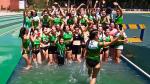 Las zoitistas celebran en la ría el triunfo y el ascenso