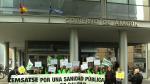 Los delegados del sindicato CEMSATSE protestan ante la consejería de Sanidad
