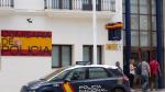Comisaría de la Policía Nacional de Estepona donde se encuentran los dos agentes detenidos.