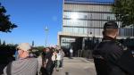 Los medios de comunicación esperando en el garaje del Palacio de Justicia de Huesca la llegada del furgón con los detenidos en la operación Oikos