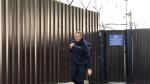 Navalni abandonando la cárcel