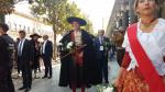 Jorge Azcón, alcalde de Zaragoza, participando en la Ofrenda de Flores a la Virgen del Pilar