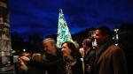 Encendido del árbol navideño en la plaza de Paraíso de Zaragoza