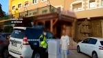 La Guardia Civil de Huesca colaboró este fin de semana en la entrega urgente de 320 pantallas de protección que un empresario oscense había fabricado para la residencia La Abubilla de Yéqueda.