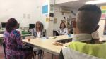 Las trabajadoras sociales Marta y Chus hablan con dos víctimas de trata en Delicias