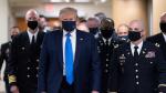 Presidente Donald Trump llega al hospital Walter Reed para visitar militares heridos