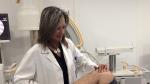 La doctora Elena Guallar trata las lesiones deportivas con Medicina Regenerativa en la clínica Cres Phisiup.