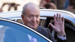 Juan Carlos I se despide de los ciudadanos tras asistir a la tradicional misa de Domingo de Resurreción en Palma en 2018.Spain's former king Juan Carlos is once again in the spotlight after his former mistress claimed he was involved in money laundering, sparking calls for an investigation. The scandal broke after two Spanish websites published recordings attributed to Corinna zu Sayn-Wittgenstein in which she alleges Juan Carlos tried to hide money transfers and used her name to buy property in Monaco and Morocco. The German aristocrat, who is based in Monte Carlo, also said he told her he had moved money into the account of a cousin, Alvaro d'Orleans Bourbon, in Switzerland.
 / AFP PHOTO / JAIME REINA