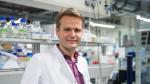 Harald Pruess, líder del grupo de investigación del Centro Alemán de Enfermedades Neurodegenerativas