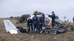 Miembros de la policia nacional revisan los retos de la avionetaquemada que aparecio ayer en Valdecebro. foto Antonio Garcia/bykofoto.23/11/18 [[[FOTOGRAFOS]]] [[[HA ARCHIVO]]]