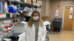 Laura Falceto, en el laboratorio de la Universidad de Florida.