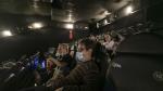 El público, con mascarillas, en una sesión en los cines de Puerto Venecia.