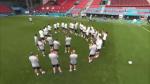 La selección española prueba el césped del Parken Stadium de Copenhague