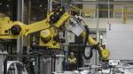 Fabricación de componentes en la planta de Opel España, del grupo Stellantis, en Figueruelas