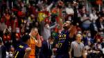 El alero dominicano del Ucam Murcia, Sadiel Rojas, celebra la victoria del equipo, en el partido ante el Valencia Basket, de cuartos de final de la Copa del Rey