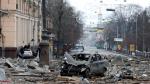 Desolación en las calles de Kharkiv tras un ataque