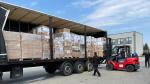 Casi 3.000 kilómetros ha recorrido el camión aportado de forma gratuita por la empresa vitoriana Alegría Activity para llevar el material.