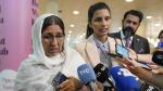 Llegan a Barcelona la madre y un hermano de hermanas paquistaníes asesinadas