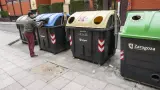 Diferentes contenedores en una calle de Zaragoza. heraldo