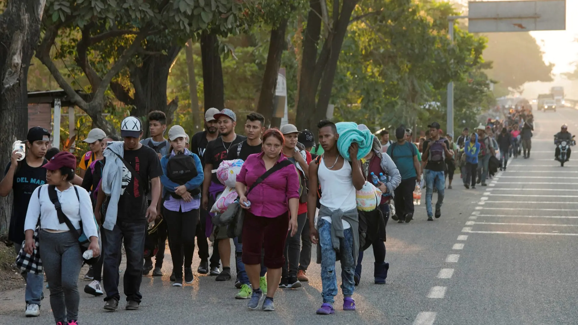 La caravana migrante comienza su ruta por el sureste de M xico